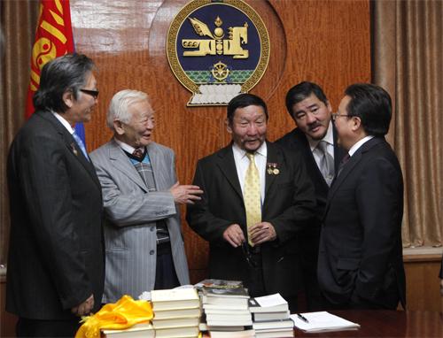 “Болор цом”-ын эздийг Ерөнхийлөгч хүлээн авч уулзлаа